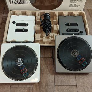 DJ Hero 2 Game and Turntables for Wii